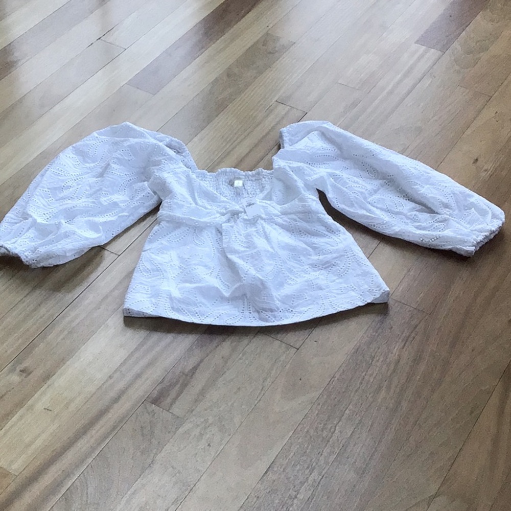NWT. Banana Republic. White top.